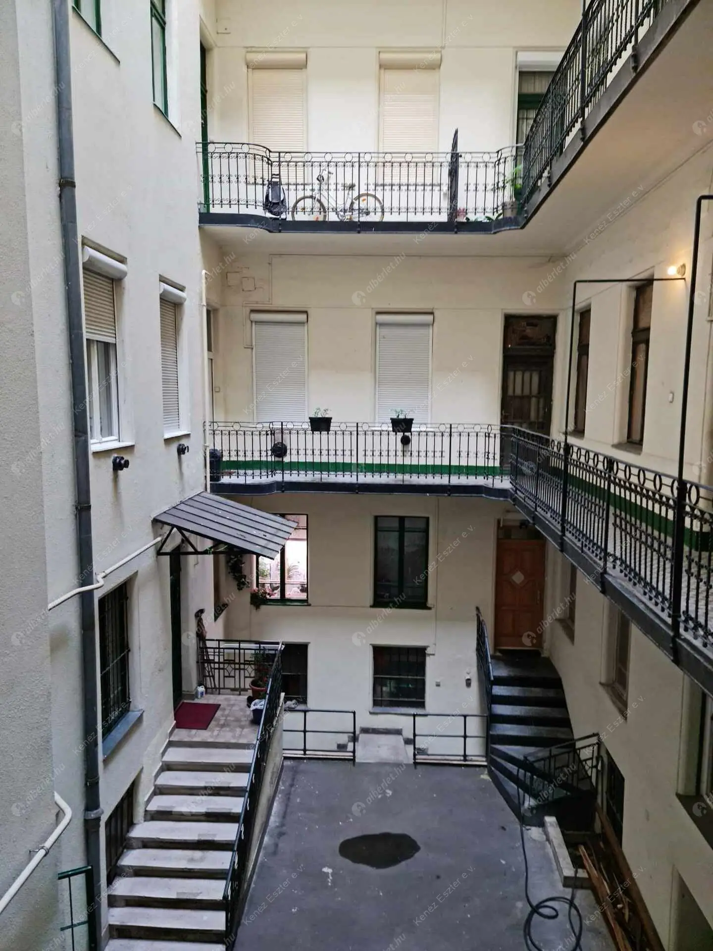 Kiadó albérlet 399000 Ft/hó áron: Budapest, V. kerület  Hold utca. Mérete: 59 nm, 2 szobás | Alberlet.hu - 6479028