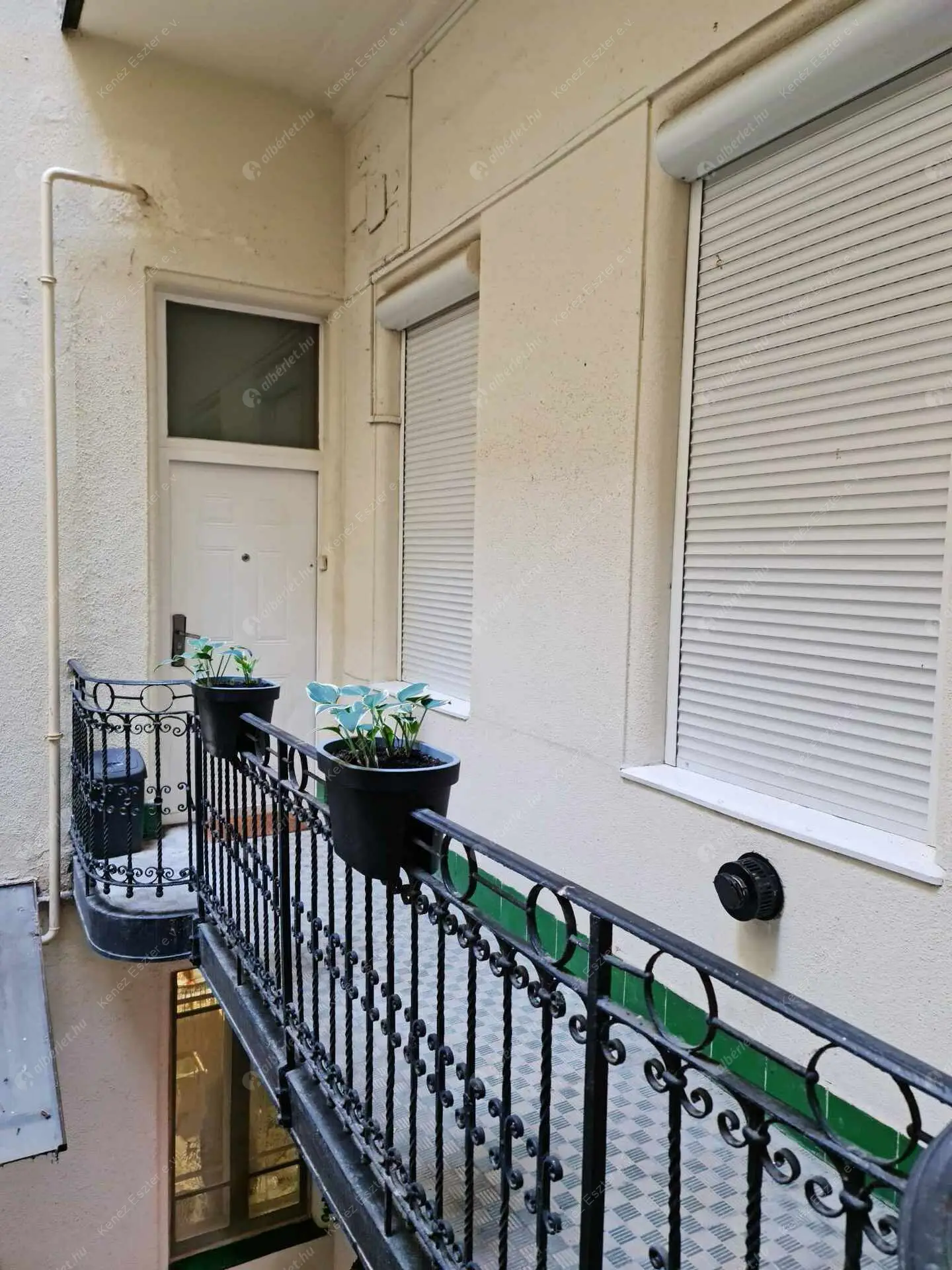 Kiadó albérlet 399000 Ft/hó áron: Budapest, V. kerület  Hold utca. Mérete: 59 nm, 2 szobás | Alberlet.hu - 6479030