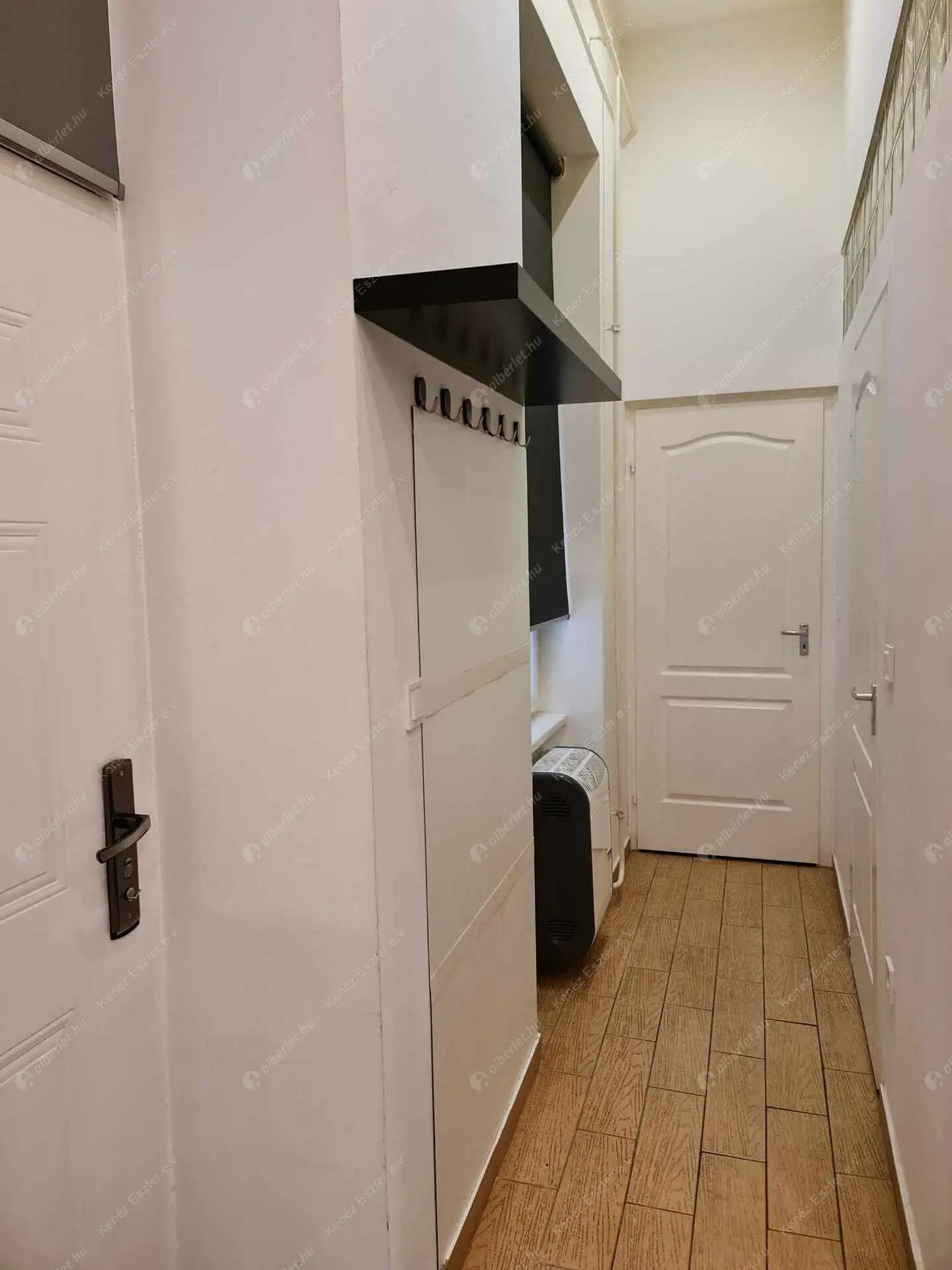 Kiadó albérlet 399000 Ft/hó áron: Budapest, V. kerület  Hold utca. Mérete: 59 nm, 2 szobás | Alberlet.hu - 6479031