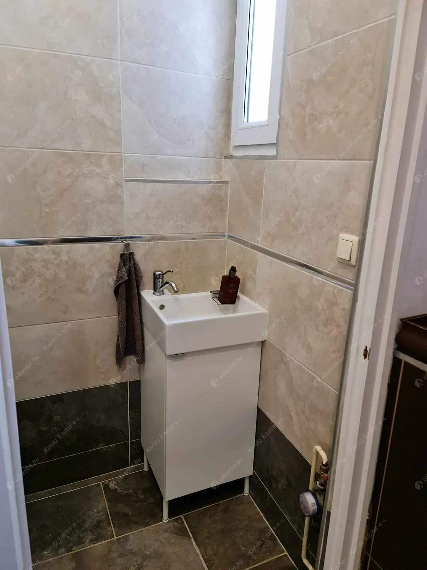 Kiadó albérlet 399000 Ft/hó áron: Budapest, V. kerület  Hold utca. Mérete: 59 nm, 2 szobás | Alberlet.hu - 6479035