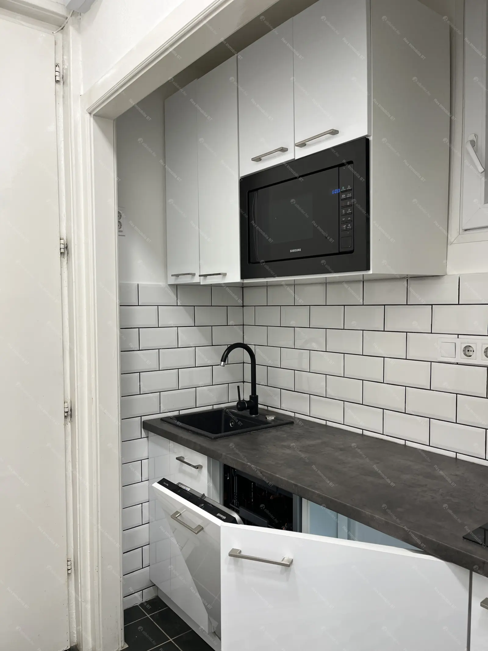 Kiadó albérlet 195000 Ft/hó áron: Budapest, V. kerület  Honvéd . Mérete: 37 nm, 1 szobás | Alberlet.hu - 6675448