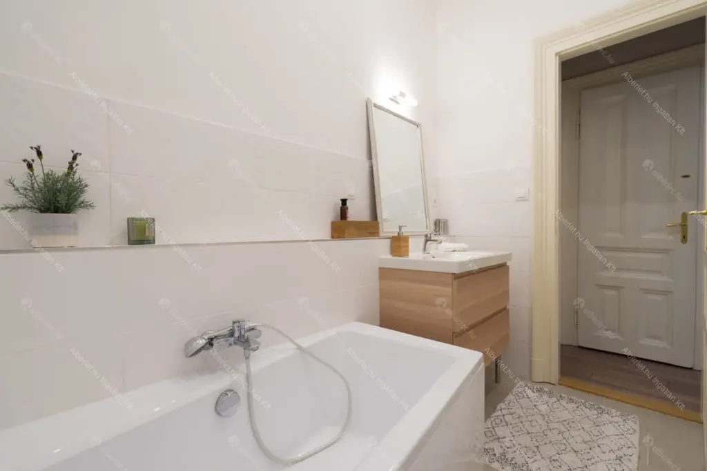 Kiadó albérlet 357000 Ft/hó áron: Budapest, V. kerület  Honvéd utca. Mérete: 54 nm, 2 szobás | Alberlet.hu - 6640579