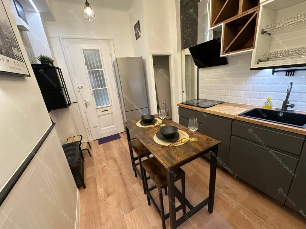 Kiadó albérlet 440000 Ft/hó áron: Budapest, V. kerület  Honvéd utca. Mérete: 60 nm, 2 szobás | Alberlet.hu - 6700713