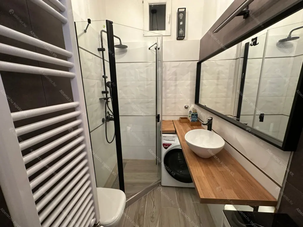 Kiadó albérlet 440000 Ft/hó áron: Budapest, V. kerület  Honvéd utca. Mérete: 60 nm, 2 szobás | Alberlet.hu - 6700719