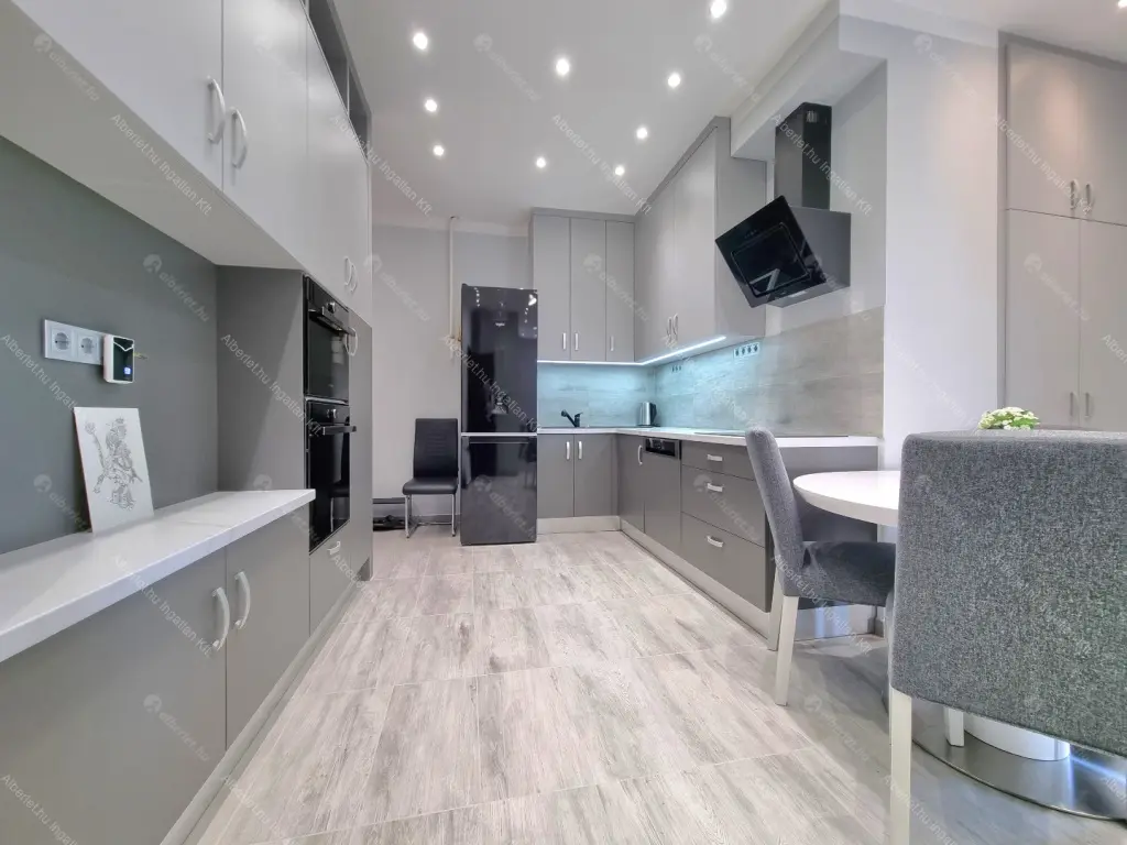 Kiadó albérlet 599000 Ft/hó áron: Budapest, V. kerület  Honvéd utca. Mérete: 72 nm, 3 szobás | Alberlet.hu - 6692136