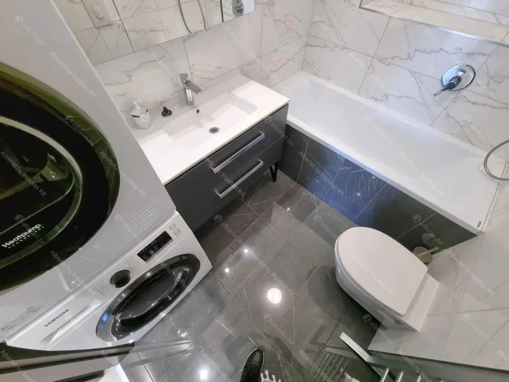 Kiadó albérlet 599000 Ft/hó áron: Budapest, V. kerület  Honvéd utca. Mérete: 72 nm, 3 szobás | Alberlet.hu - 6692138