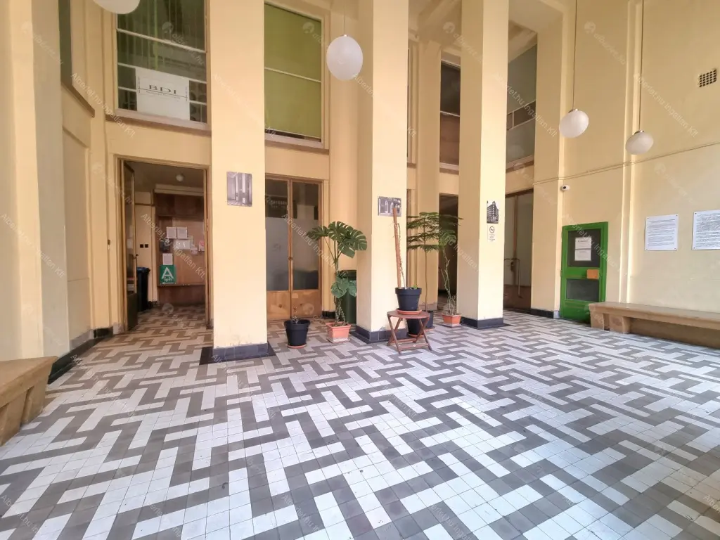 Kiadó albérlet 599000 Ft/hó áron: Budapest, V. kerület  Honvéd utca. Mérete: 72 nm, 3 szobás | Alberlet.hu - 6692159