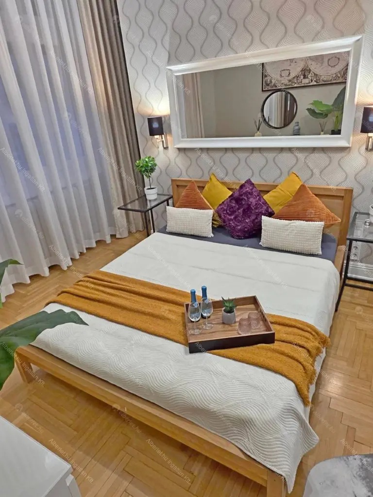 Kiadó albérlet 380000 Ft/hó áron: Budapest, V. kerület  Honvéd utca. Mérete: 75 nm, 2 szobás | Alberlet.hu - 6696962