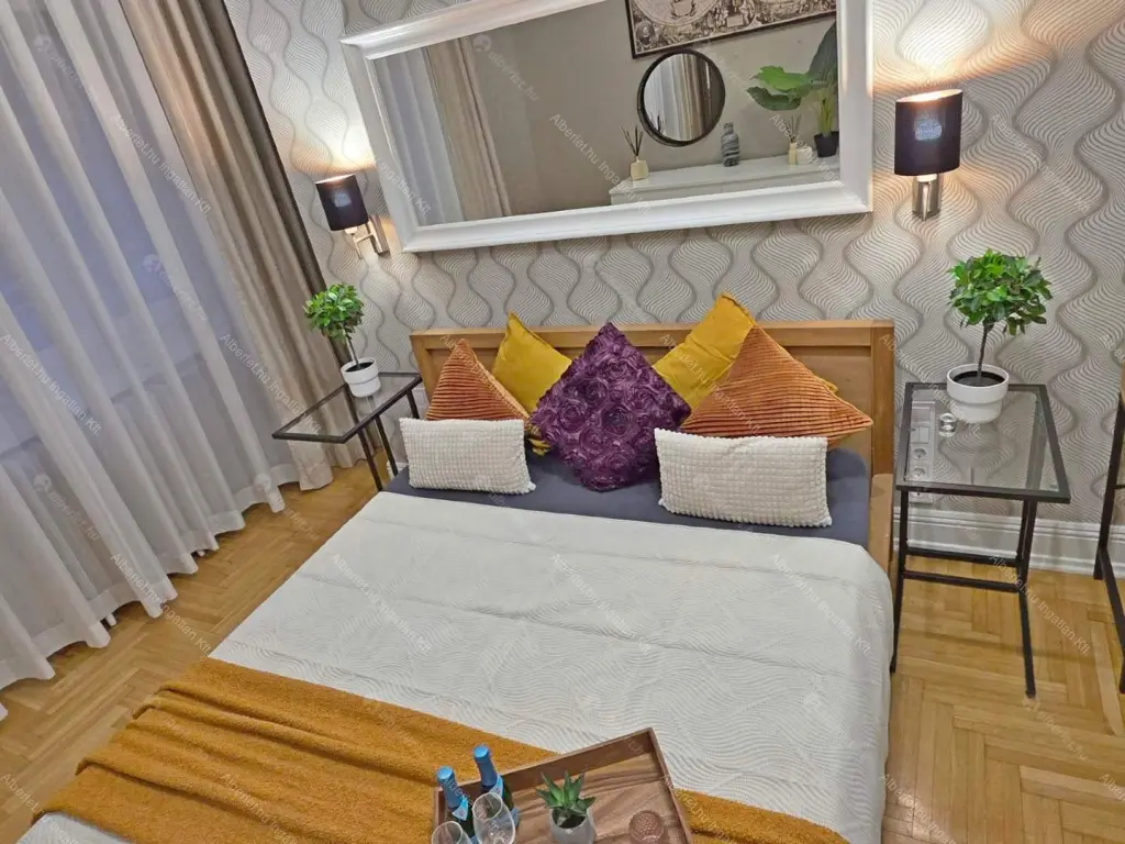 Kiadó albérlet 380000 Ft/hó áron: Budapest, V. kerület  Honvéd utca. Mérete: 75 nm, 2 szobás | Alberlet.hu - 6696963