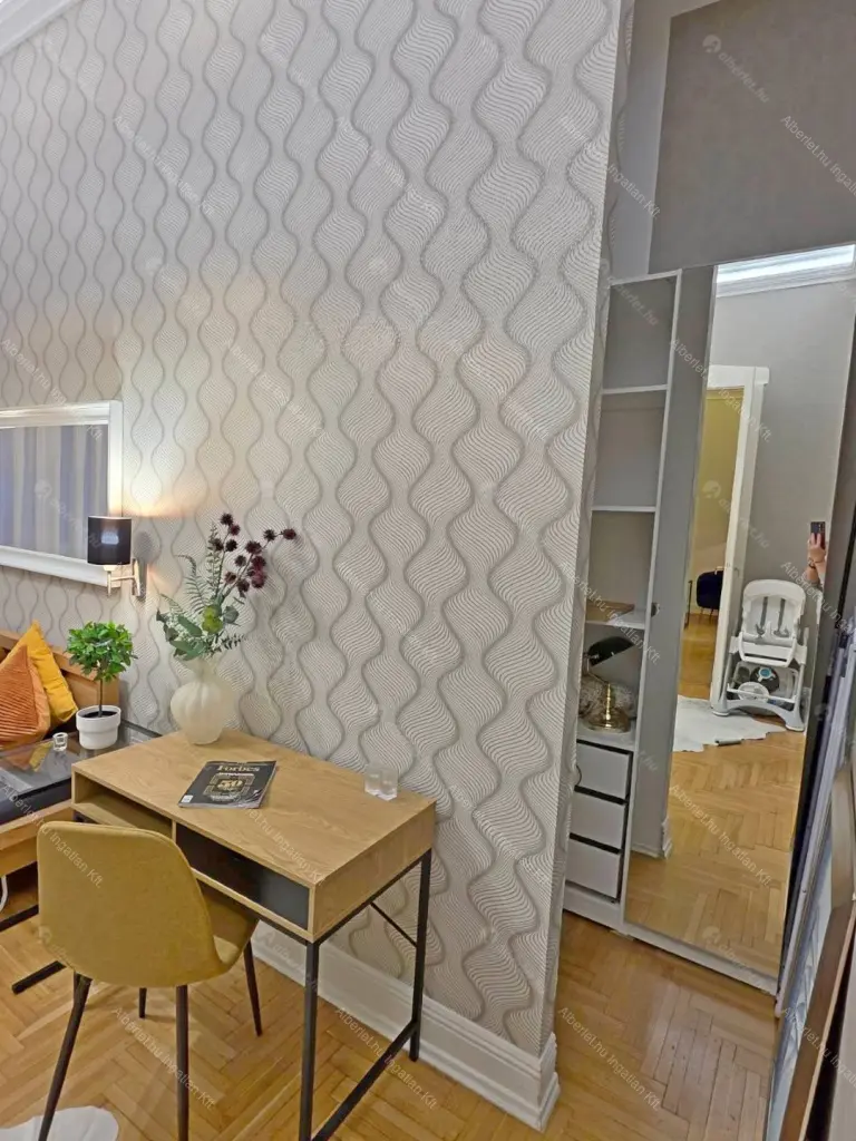 Kiadó albérlet 380000 Ft/hó áron: Budapest, V. kerület  Honvéd utca. Mérete: 75 nm, 2 szobás | Alberlet.hu - 6696966