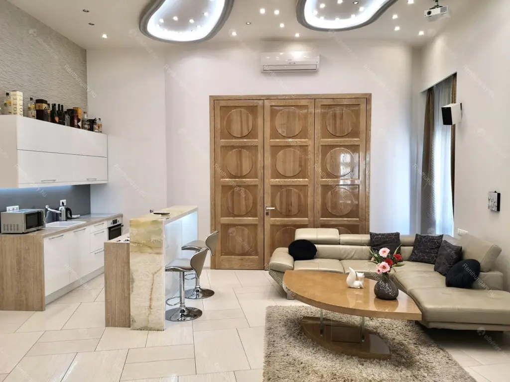 Kiadó albérlet 611000 Ft/hó áron: Budapest, V. kerület  Irányi utca. Mérete: 100 nm, 3 szobás | Alberlet.hu - 6639833