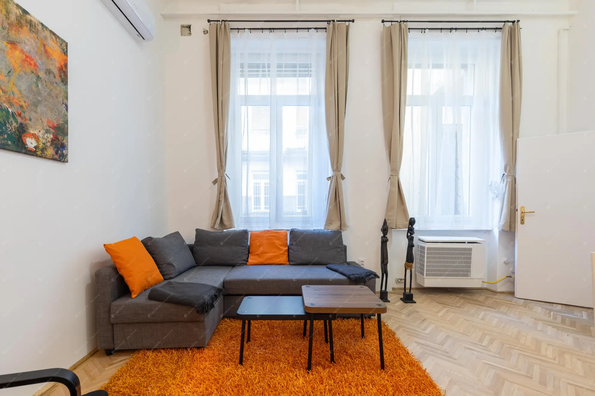 Kiadó albérlet 270000 Ft/hó áron: Budapest, V. kerület  József Attila utca. Mérete: 42 nm, 2 szobás | Alberlet.hu - 6627304