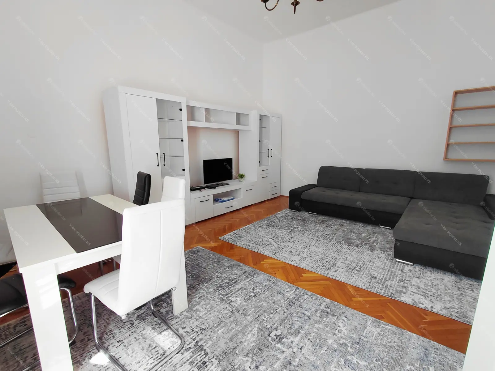 Kiadó albérlet 320000 Ft/hó áron: Budapest, V. kerület  József Attila utca. Mérete: 48 nm, 1 szobás | Alberlet.hu - 6703104