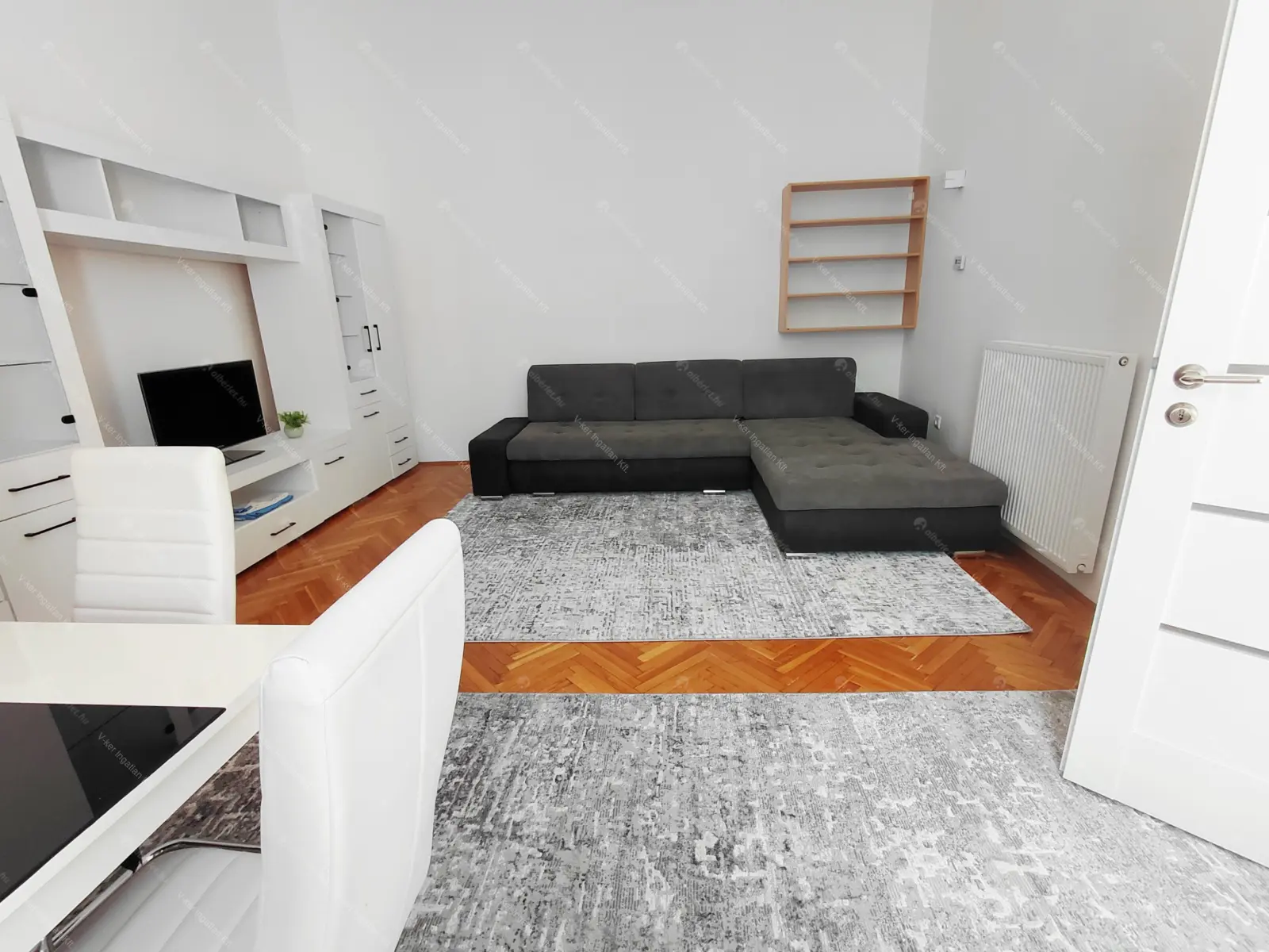 Kiadó albérlet 320000 Ft/hó áron: Budapest, V. kerület  József Attila utca. Mérete: 48 nm, 1 szobás | Alberlet.hu - 6703105