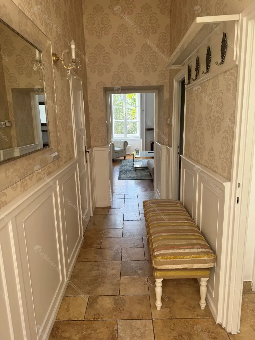 Kiadó albérlet 320000 Ft/hó áron: Budapest, V. kerület  József Attila utca. Mérete: 50 nm, 1 szobás | Alberlet.hu - 6585052