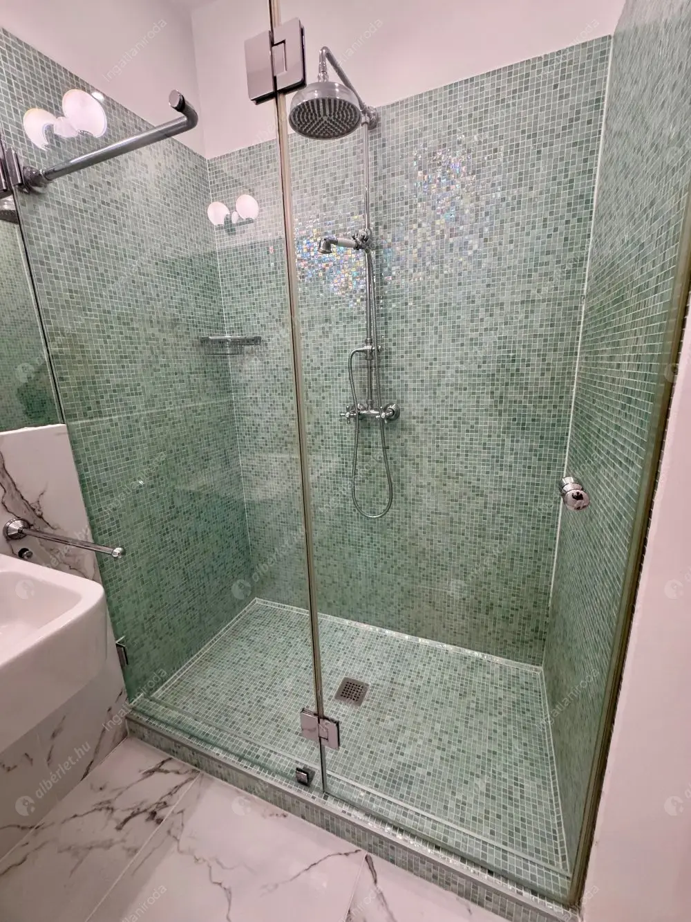 Kiadó albérlet 320000 Ft/hó áron: Budapest, V. kerület  József Attila utca. Mérete: 50 nm, 1 szobás | Alberlet.hu - 6585059