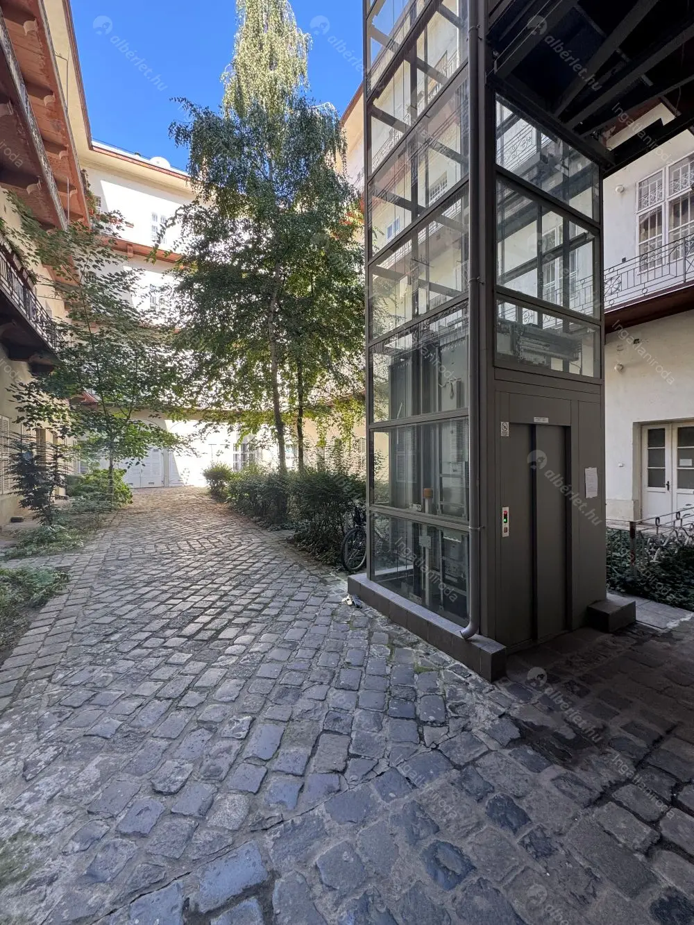 Kiadó albérlet 320000 Ft/hó áron: Budapest, V. kerület  József Attila utca. Mérete: 50 nm, 1 szobás | Alberlet.hu - 6585061