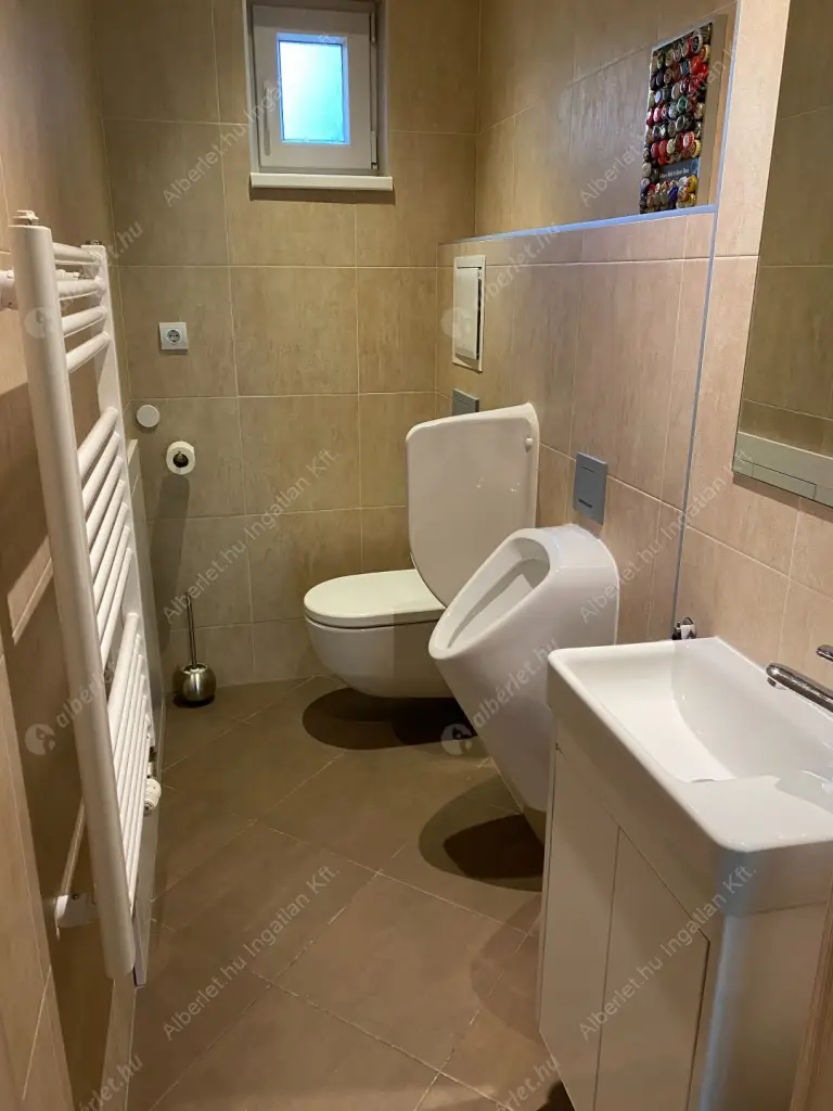 Kiadó albérlet 714000 Ft/hó áron: Budapest, V. kerület  József Attila utca. Mérete: 90 nm, 3 szobás | Alberlet.hu - 6629525