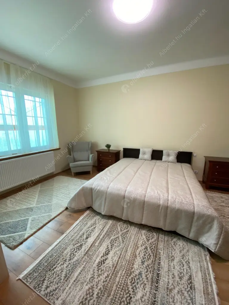 Kiadó albérlet 714000 Ft/hó áron: Budapest, V. kerület  József Attila utca. Mérete: 90 nm, 3 szobás | Alberlet.hu - 6629526