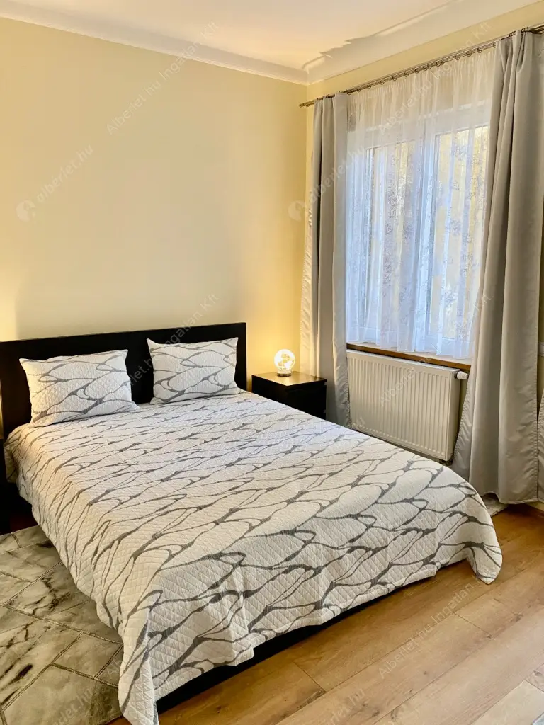 Kiadó albérlet 700000 Ft/hó áron: Budapest, V. kerület  József Attila utca. Mérete: 90 nm, 3 szobás | Alberlet.hu - 6637537