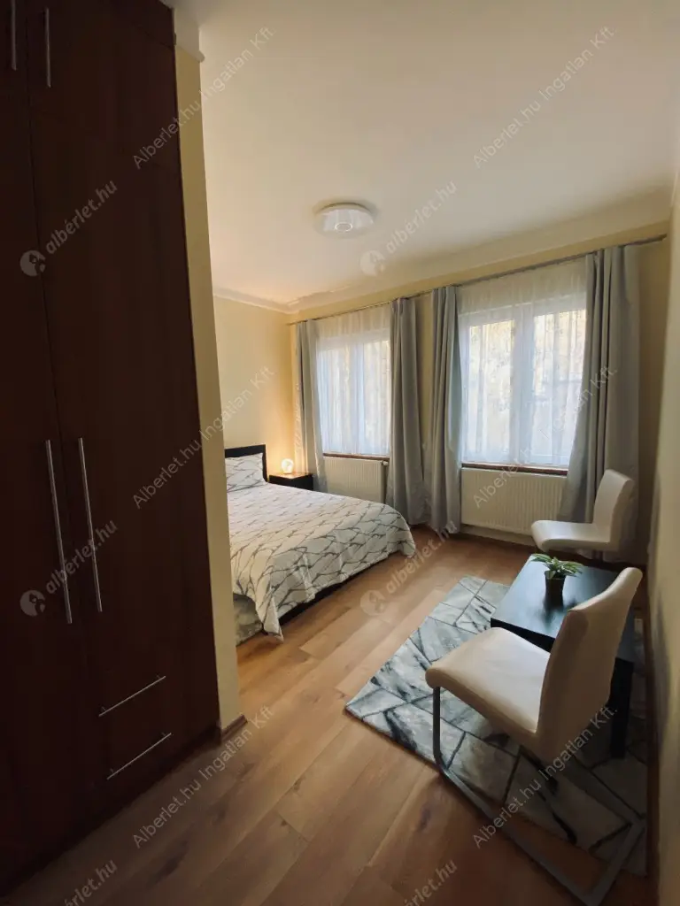 Kiadó albérlet 700000 Ft/hó áron: Budapest, V. kerület  József Attila utca. Mérete: 90 nm, 3 szobás | Alberlet.hu - 6637538