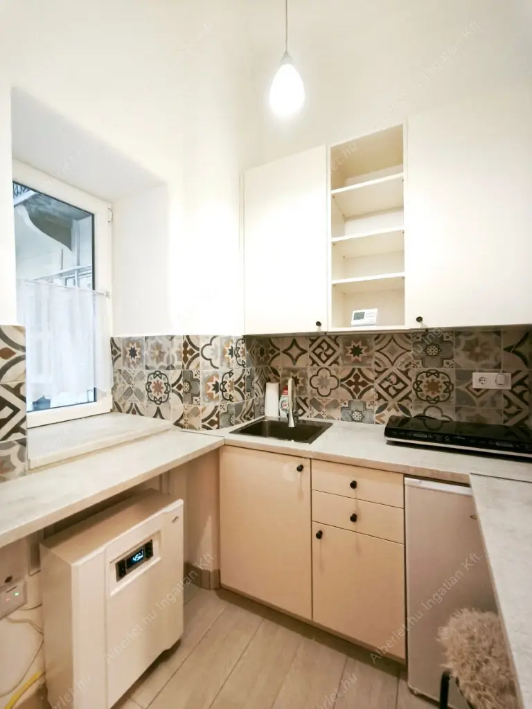 Kiadó albérlet 220000 Ft/hó áron: Budapest, V. kerület  Kálmán Imre utca. Mérete: 38 nm, 1 szobás | Alberlet.hu - 6567003