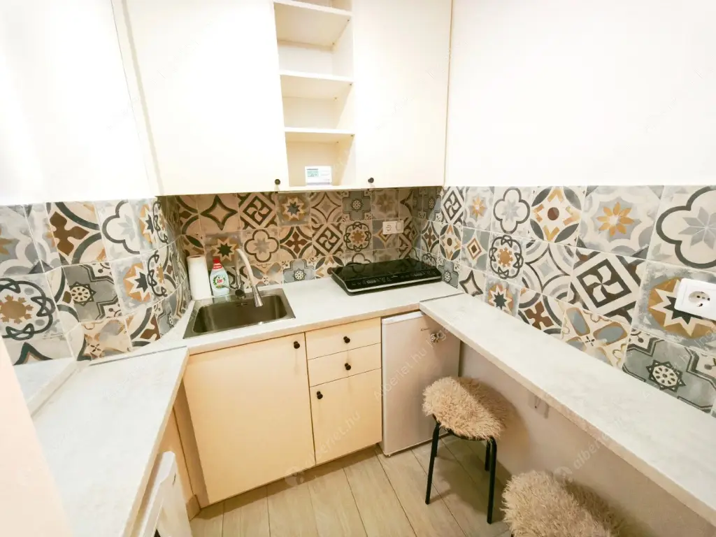 Kiadó albérlet 220000 Ft/hó áron: Budapest, V. kerület  Kálmán Imre utca. Mérete: 38 nm, 1 szobás | Alberlet.hu - 6567005