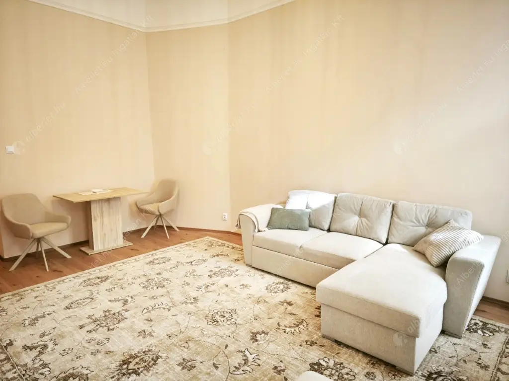 Kiadó albérlet 220000 Ft/hó áron: Budapest, V. kerület  Kálmán Imre utca. Mérete: 38 nm, 1 szobás | Alberlet.hu - 6567010