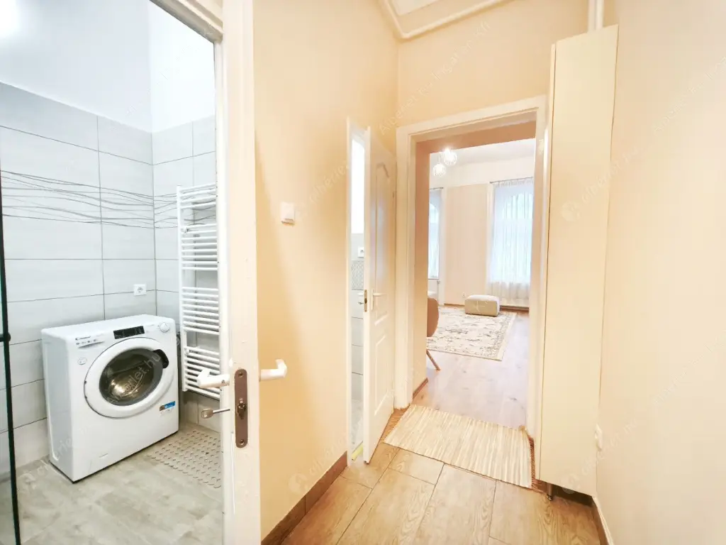 Kiadó albérlet 220000 Ft/hó áron: Budapest, V. kerület  Kálmán Imre utca. Mérete: 38 nm, 1 szobás | Alberlet.hu - 6567015