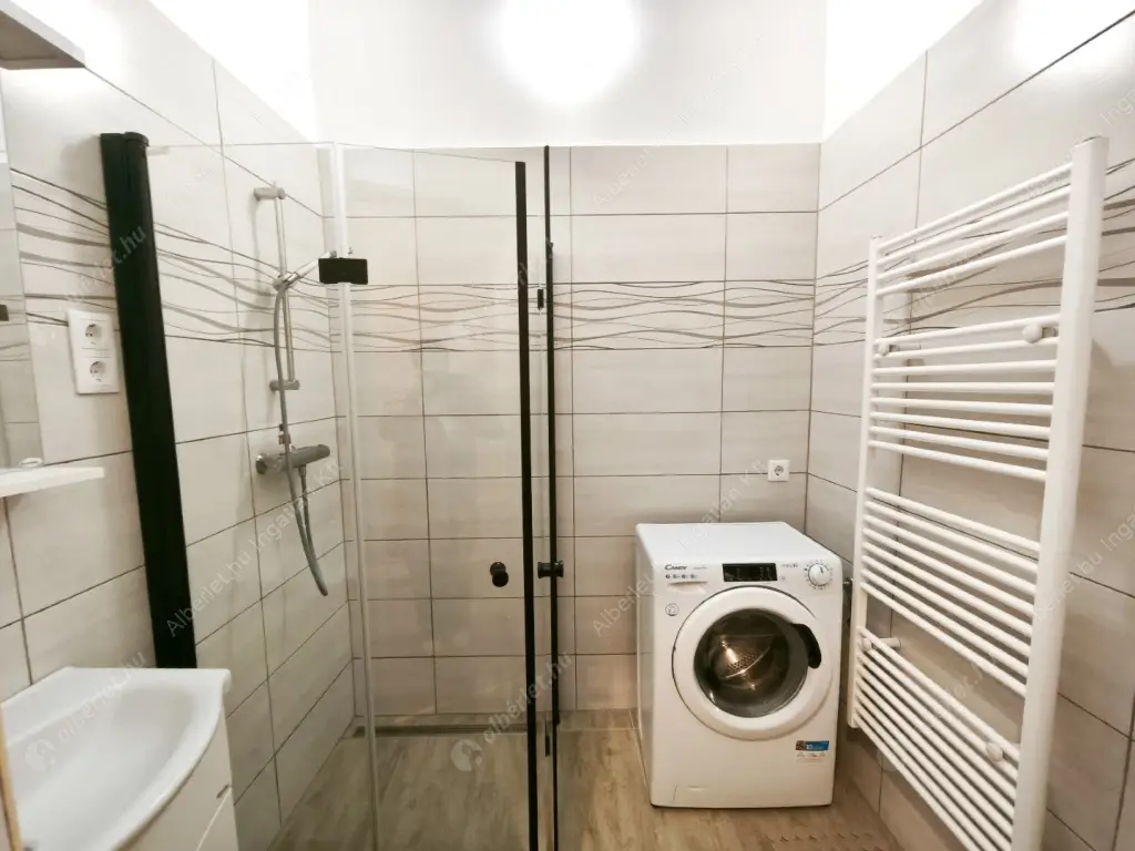 Kiadó albérlet 220000 Ft/hó áron: Budapest, V. kerület  Kálmán Imre utca. Mérete: 38 nm, 1 szobás | Alberlet.hu - 6567017