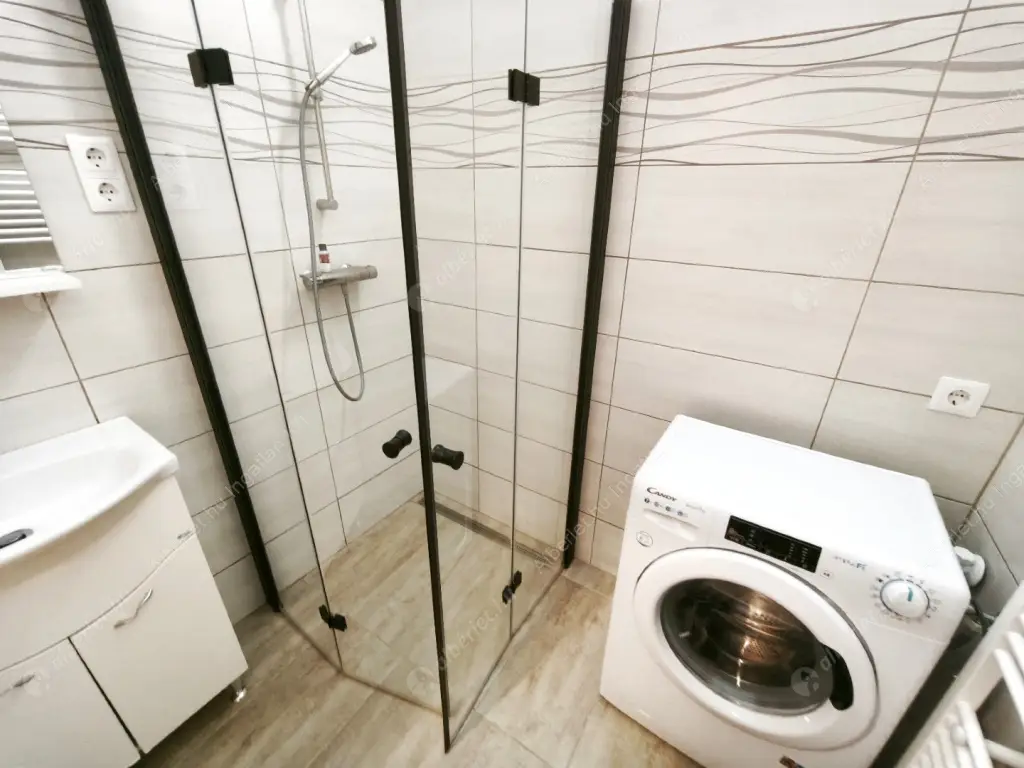 Kiadó albérlet 220000 Ft/hó áron: Budapest, V. kerület  Kálmán Imre utca. Mérete: 38 nm, 1 szobás | Alberlet.hu - 6567018