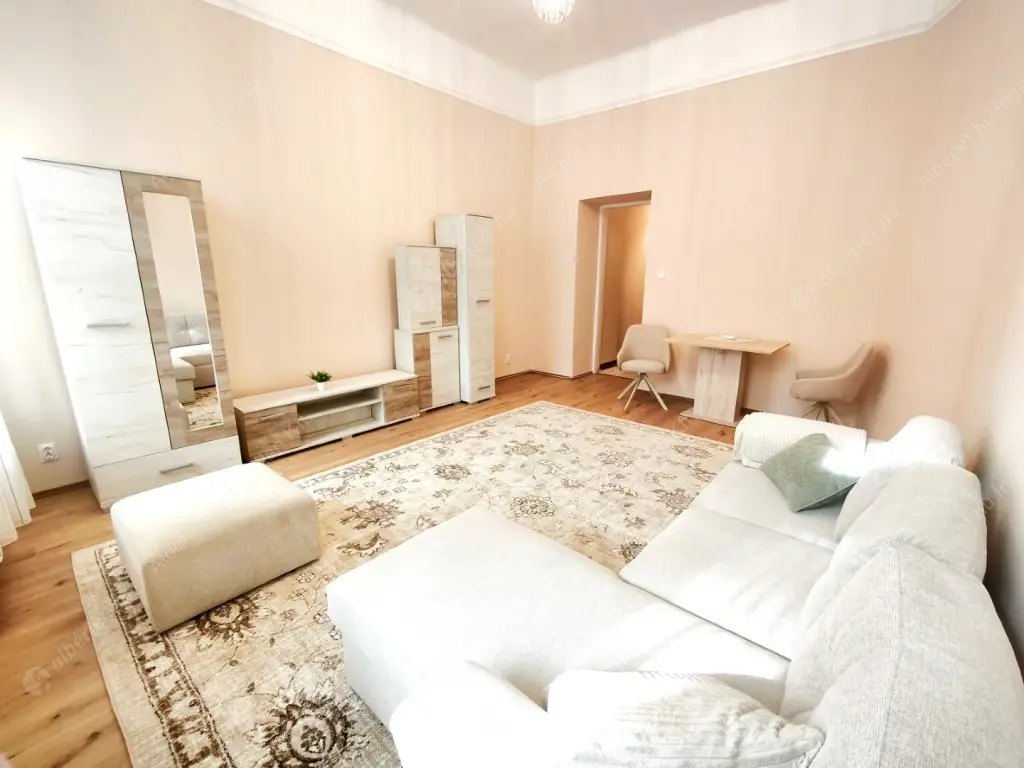 Kiadó albérlet 220000 Ft/hó áron: Budapest, V. kerület  Kálmán Imre utca. Mérete: 38 nm, 1 szobás | Alberlet.hu - 6567020