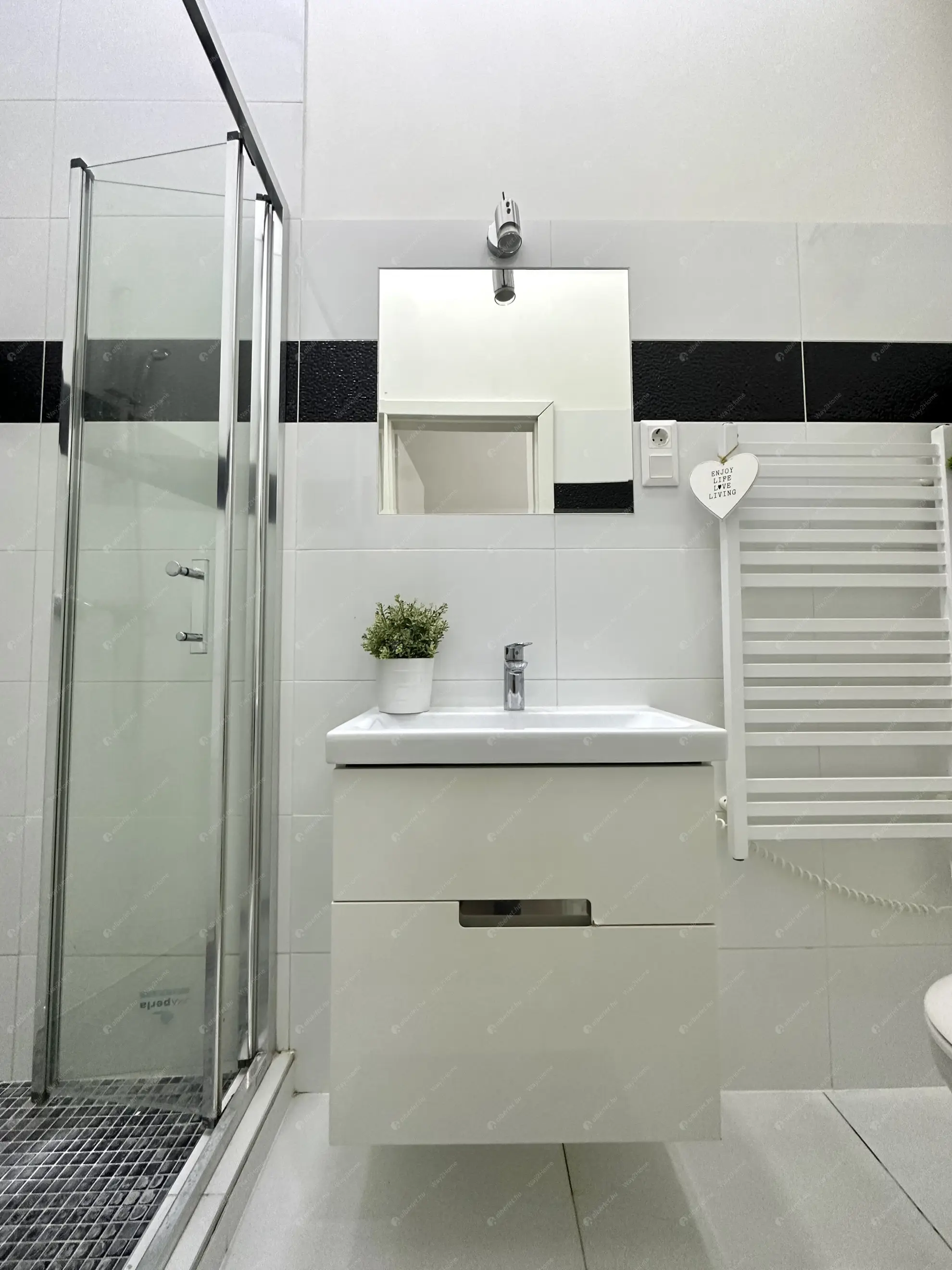 Kiadó albérlet 230000 Ft/hó áron: Budapest, V. kerület  Kálmán Imre utca. Mérete: 42 nm, 2 szobás | Alberlet.hu - 6628008