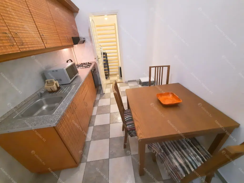 Kiadó albérlet 280000 Ft/hó áron: Budapest, V. kerület  Kálmán Imre utca. Mérete: 63 nm, 2 szobás | Alberlet.hu - 5914404