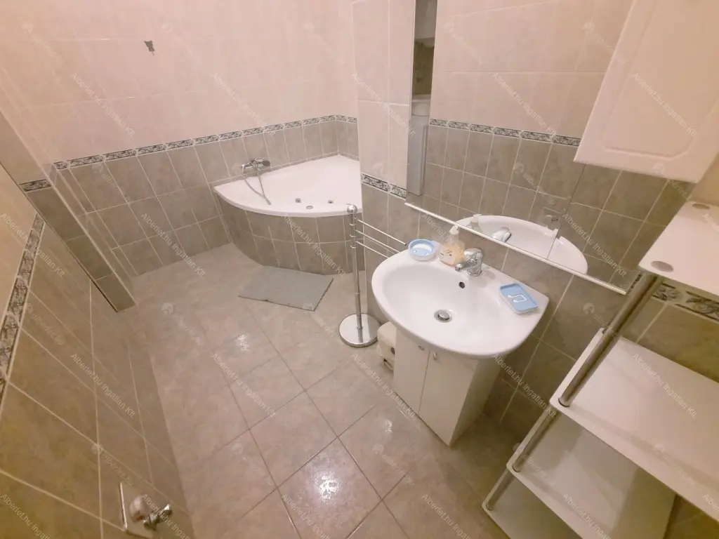 Kiadó albérlet 280000 Ft/hó áron: Budapest, V. kerület  Kálmán Imre utca. Mérete: 63 nm, 2 szobás | Alberlet.hu - 5914407