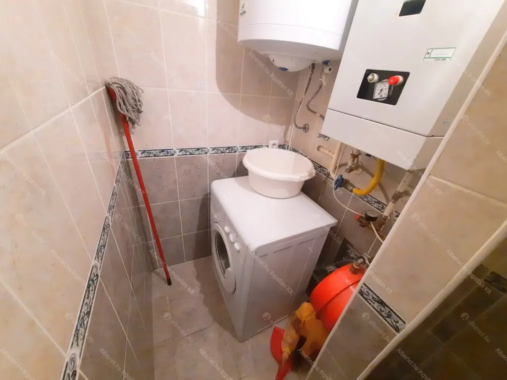 Kiadó albérlet 280000 Ft/hó áron: Budapest, V. kerület  Kálmán Imre utca. Mérete: 63 nm, 2 szobás | Alberlet.hu - 5914408