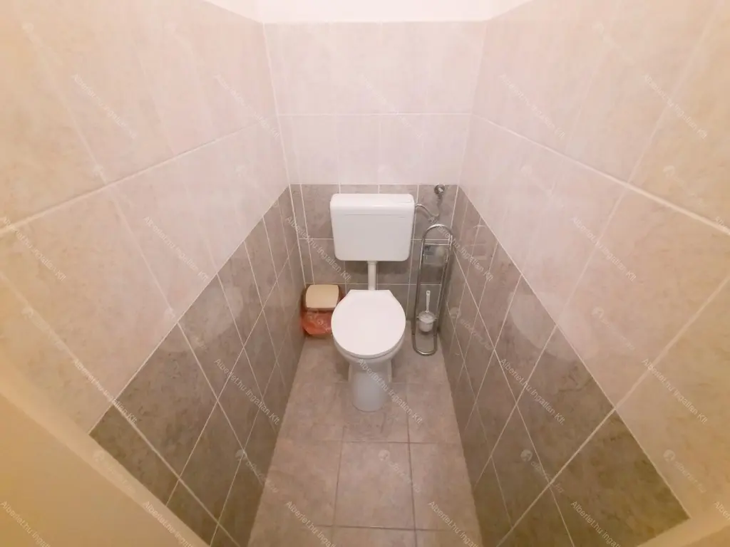 Kiadó albérlet 280000 Ft/hó áron: Budapest, V. kerület  Kálmán Imre utca. Mérete: 63 nm, 2 szobás | Alberlet.hu - 5914410