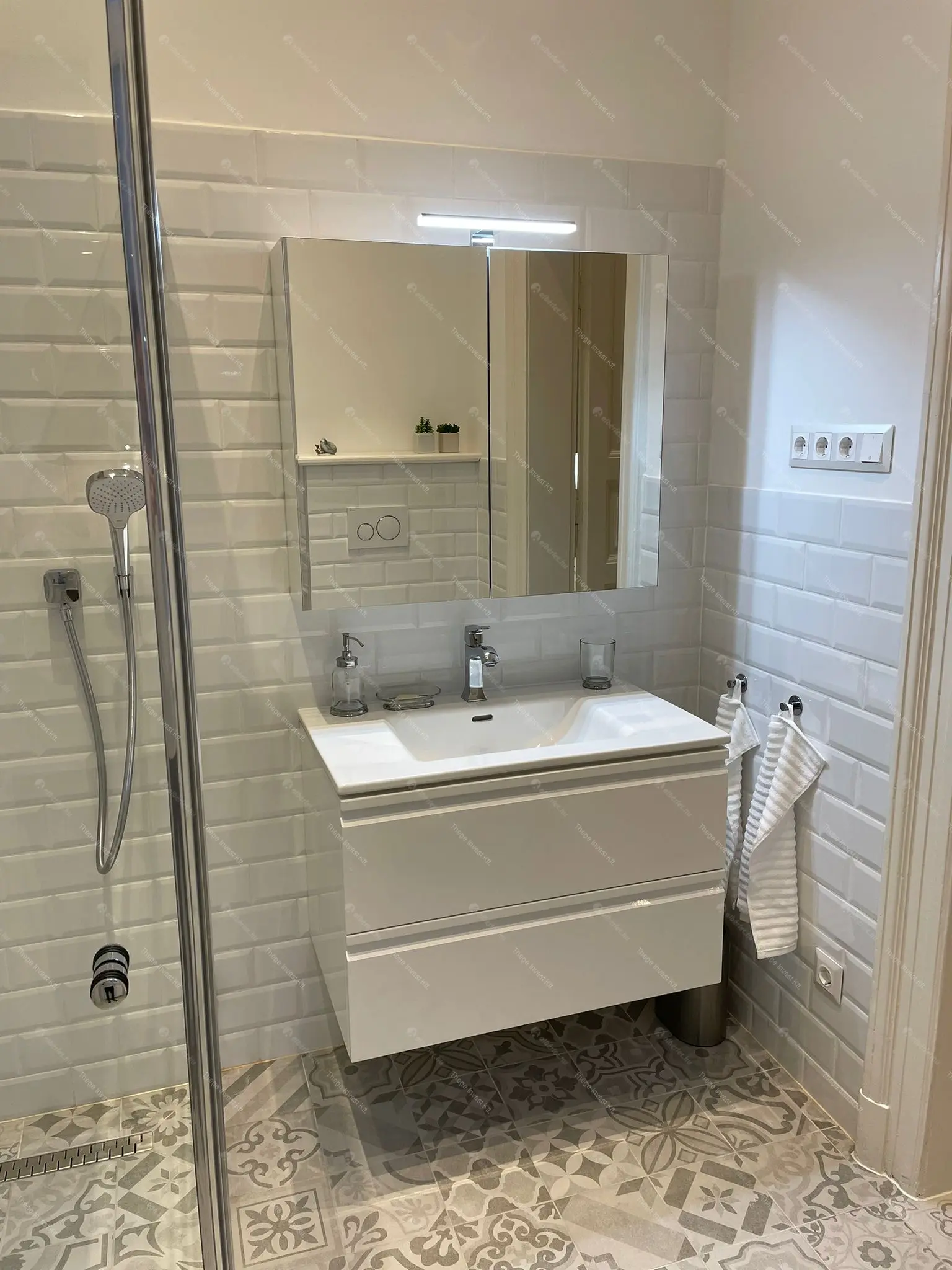 Kiadó albérlet 394000 Ft/hó áron: Budapest, V. kerület  Kálmán Imre utca. Mérete: 64 nm, 1 szobás | Alberlet.hu - 6702439