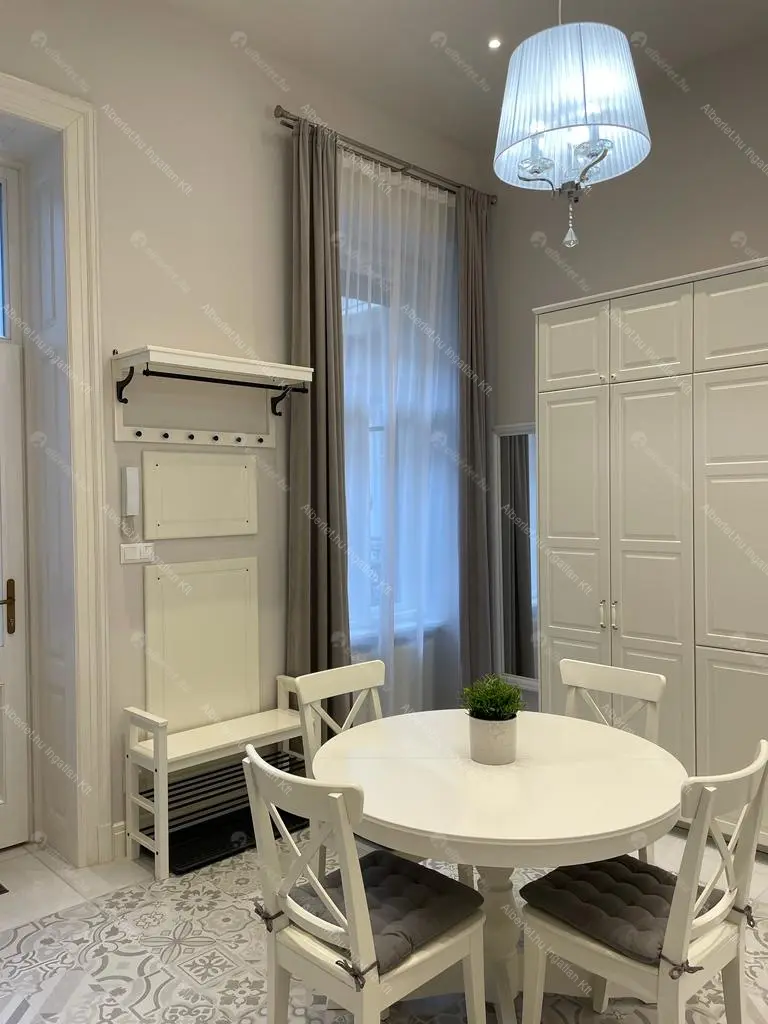 Kiadó albérlet 395000 Ft/hó áron: Budapest, V. kerület  Kálmán Imre utca. Mérete: 64 nm, 2 szobás | Alberlet.hu - 6686721