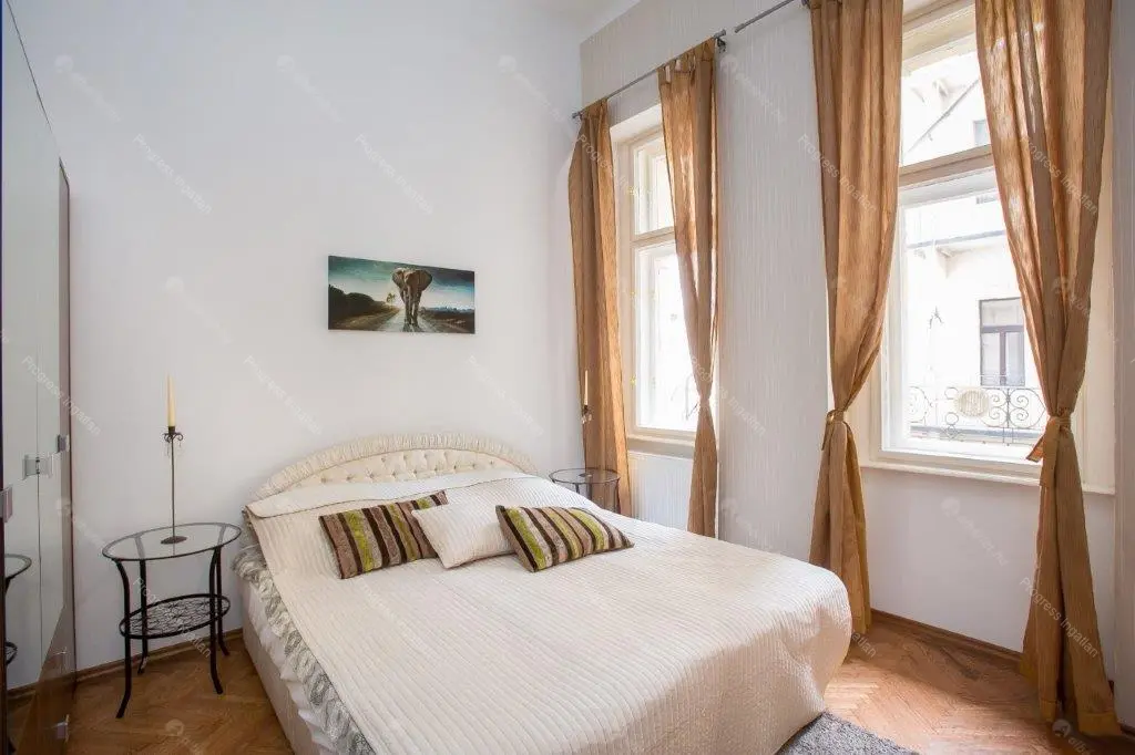 Kiadó albérlet 455000 Ft/hó áron: Budapest, V. kerület  Kálmán Imre utca. Mérete: 91 nm, 3 szobás | Alberlet.hu - 6705899