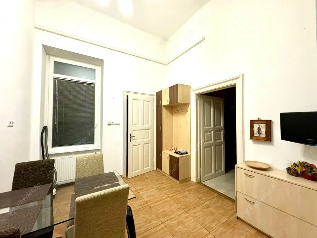 Kiadó albérlet 231000 Ft/hó áron: Budapest, V. kerület  Kálvin tér. Mérete: 43 nm, 1 szobás | Alberlet.hu - 6631596