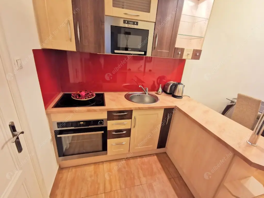 Kiadó albérlet 231000 Ft/hó áron: Budapest, V. kerület  Kálvin tér. Mérete: 43 nm, 1 szobás | Alberlet.hu - 6631600