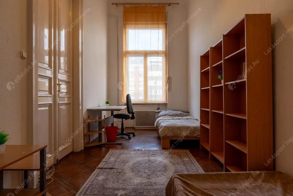 Kiadó albérlet 458000 Ft/hó áron: Budapest, V. kerület  Károly körút. Mérete: 100 nm, 4 szobás | Alberlet.hu - 6580764