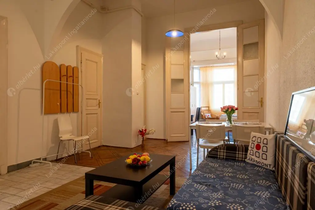 Kiadó albérlet 458000 Ft/hó áron: Budapest, V. kerület  Károly körút. Mérete: 100 nm, 4 szobás | Alberlet.hu - 6580770