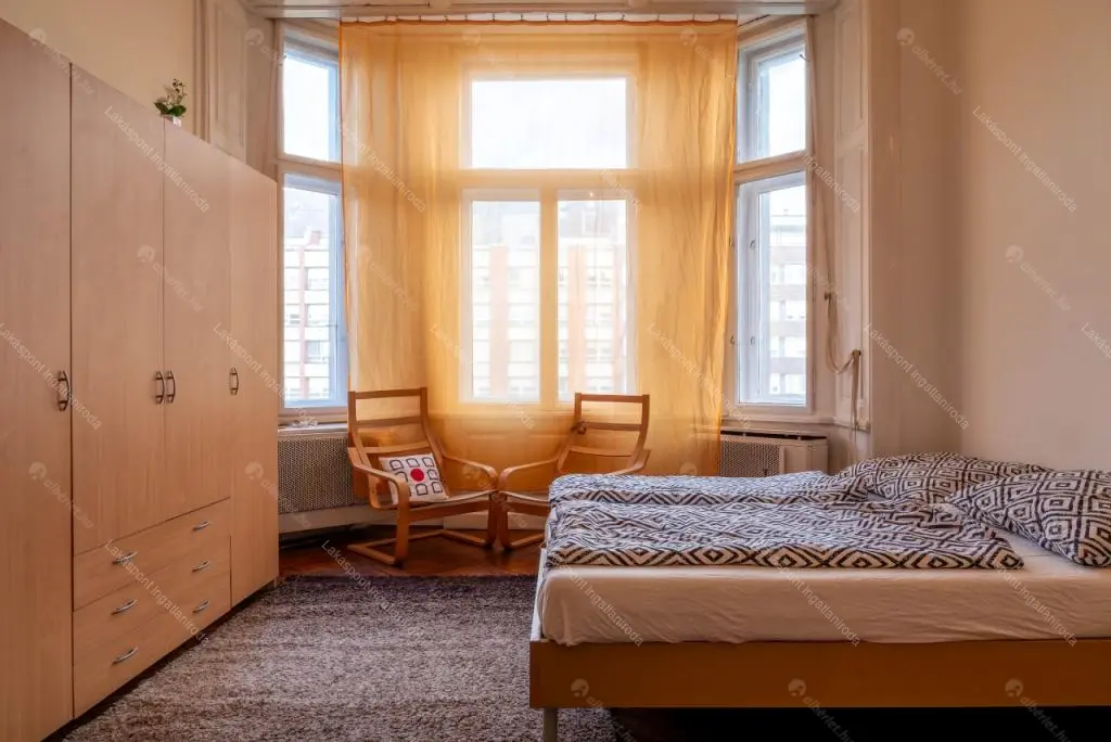 Kiadó albérlet 454000 Ft/hó áron: Budapest, V. kerület  Károly krt . Mérete: 100 nm, 4 szobás | Alberlet.hu - 6647454