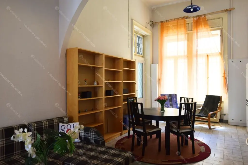 Kiadó albérlet 454000 Ft/hó áron: Budapest, V. kerület  Károly krt . Mérete: 100 nm, 4 szobás | Alberlet.hu - 6647462