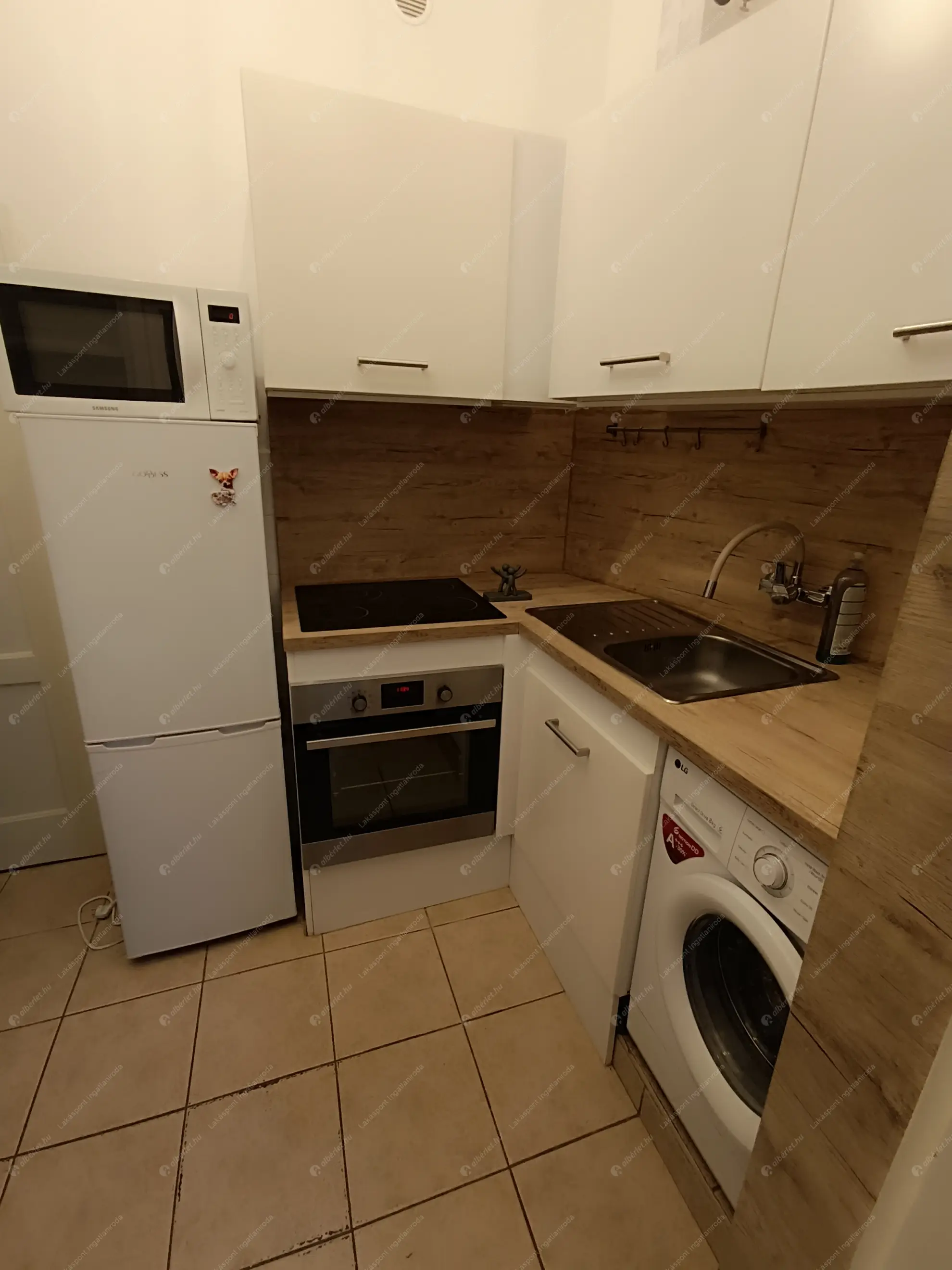 Kiadó albérlet 200000 Ft/hó áron: Budapest, V. kerület  Kecskeméti utca. Mérete: 23 nm, 1 szobás | Alberlet.hu - 6625534