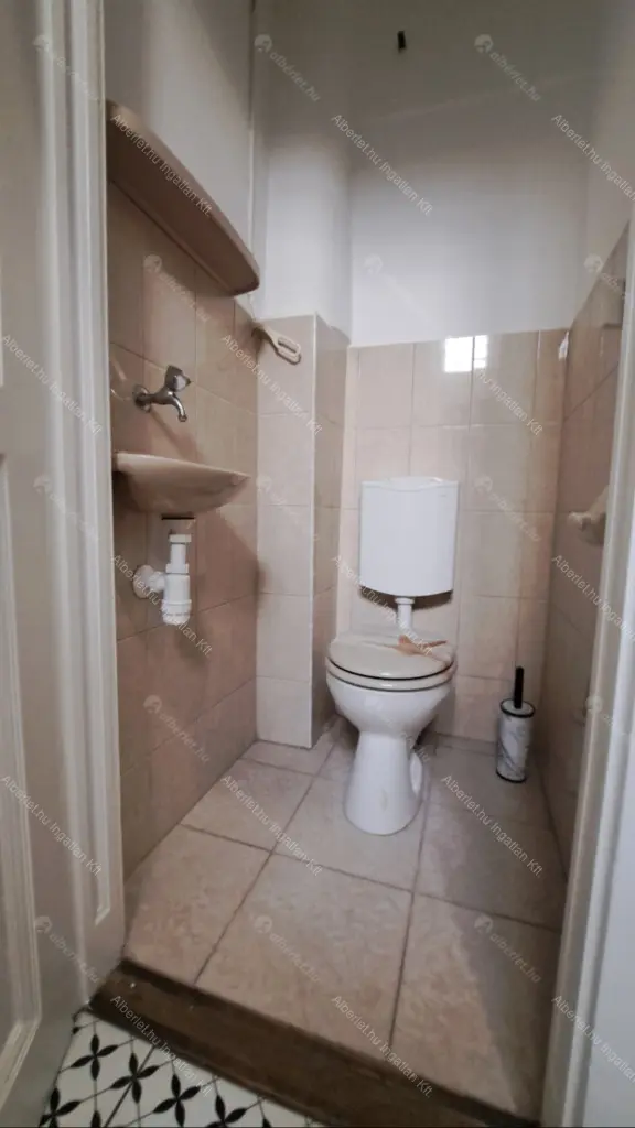 Kiadó albérlet 250000 Ft/hó áron: Budapest, V. kerület  Kecskeméti utca. Mérete: 39 nm, 1 szobás | Alberlet.hu - 6654962