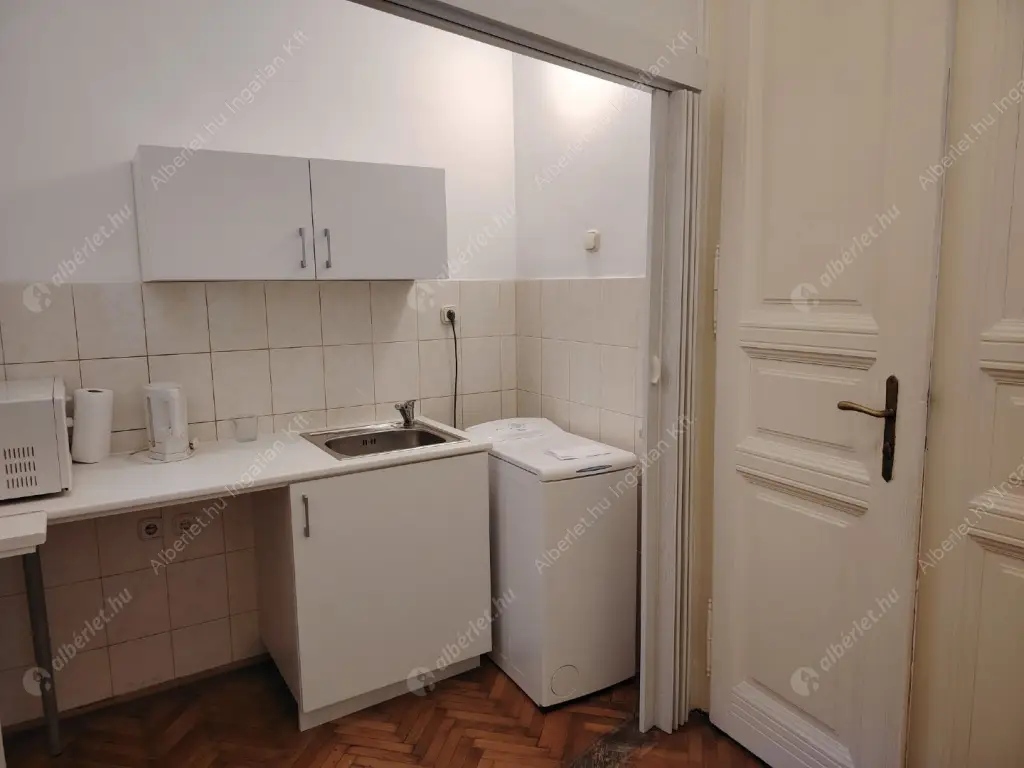 Kiadó albérlet 200000 Ft/hó áron: Budapest, V. kerület  Kecskeméti utca. Mérete: 40 nm, 1 szobás | Alberlet.hu - 6517893