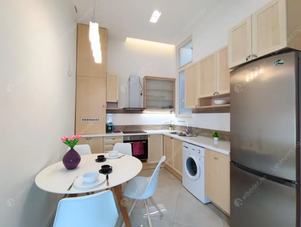 Kiadó albérlet 379000 Ft/hó áron: Budapest, V. kerület  Kecskeméti utca. Mérete: 66 nm, 2 szobás | Alberlet.hu - 6557093